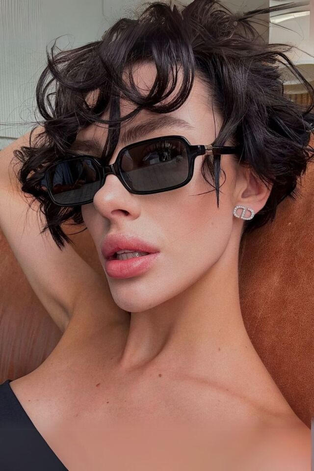 MİUX SİYAH DİKDÖRTGEN GÜNEŞ GÖZLÜĞÜ  KADIN MODERN YENİ SEZON REN EYEWEAR