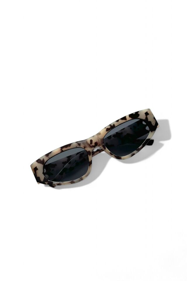 COOL BB SİYAH BEYAZ CAT AKSESUARLI SİYAH CAM KADIN GÜNEŞ GÖZLÜĞÜ / REN EYEWEAR