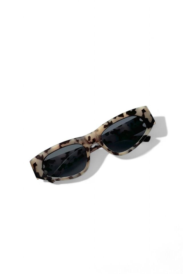 COOL BB SİYAH BEYAZ CAT AKSESUARLI SİYAH CAM KADIN GÜNEŞ GÖZLÜĞÜ / REN EYEWEAR