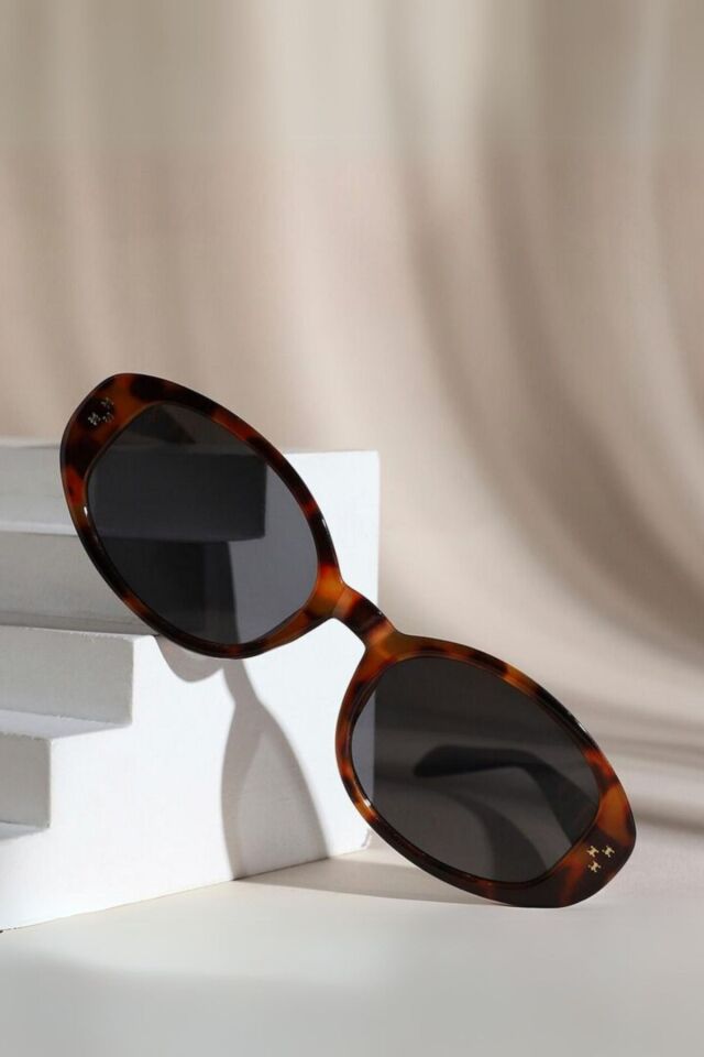 CELİX MODERN OVAL TASARIM LEOPAR RENK  KADIN GÜNEŞ GÖZLÜĞÜ