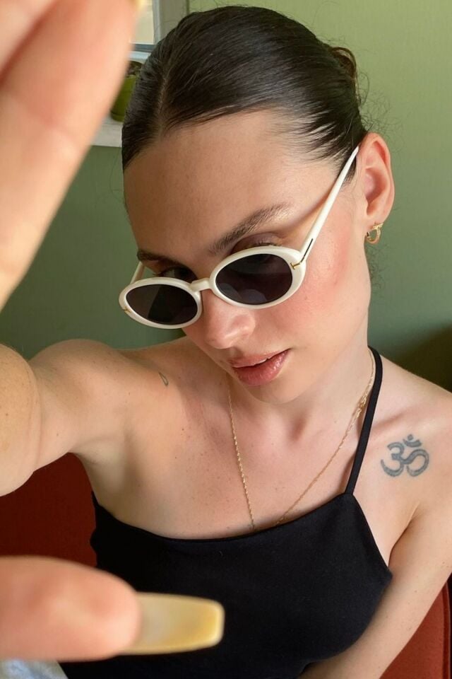 Ovelle Kadın Siyah Oval Güneş Gözlüğü – Aksesuar Detaylı Modern Tasarım UV400