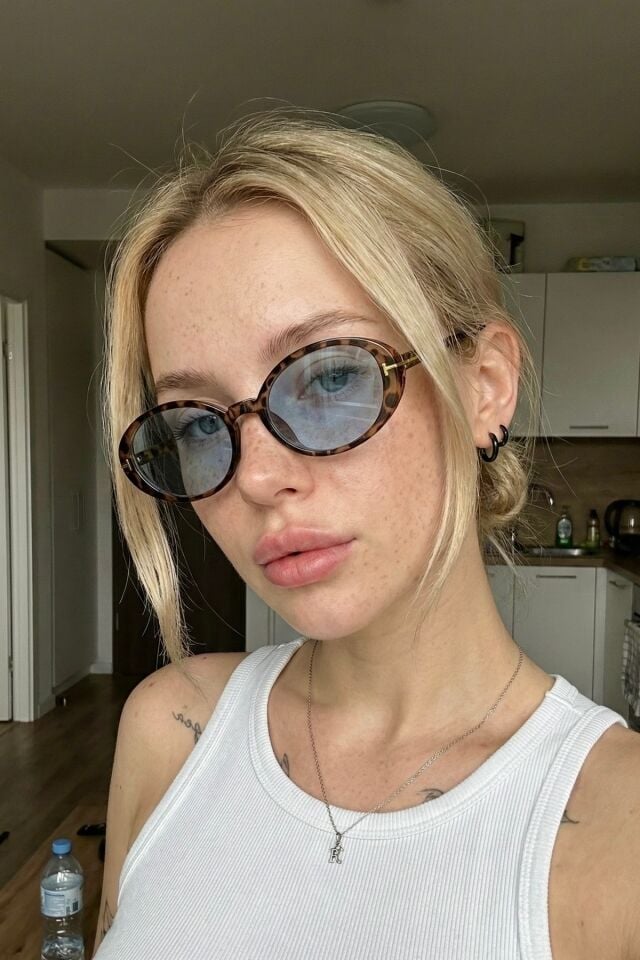 Ovelle Kadın Leopar çerçeve Mavi cam Oval Güneş Gözlüğü – Aksesuar Detaylı Modern Tasarım Uv400